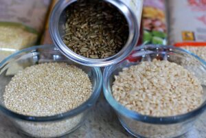 grains-brown-rice-quinoa-651404