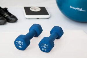 physiotherapy-weight-training-dumbbells-595529